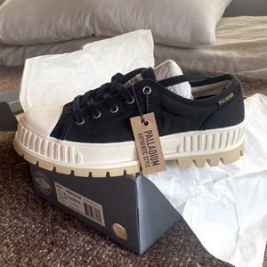 Palladium Lace-Ups in Black/Marshmallow